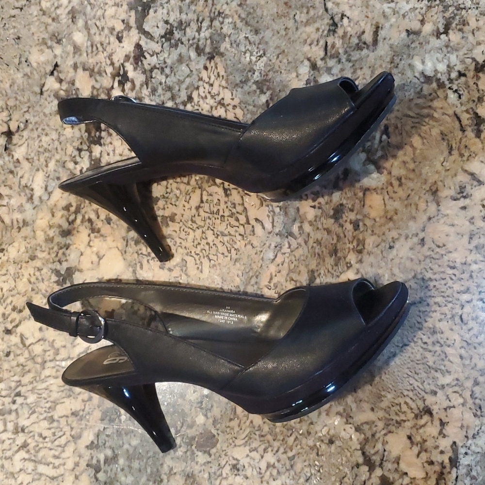9 & CO.* Heels - Picture 3 of 7